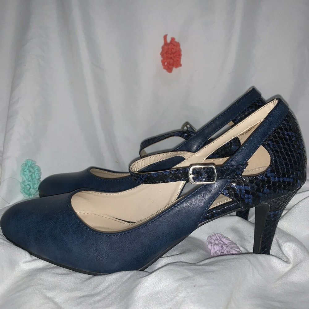 Finish The Look High Quality Navy Snake Print Scrappy Heels Size 7 Worn Once